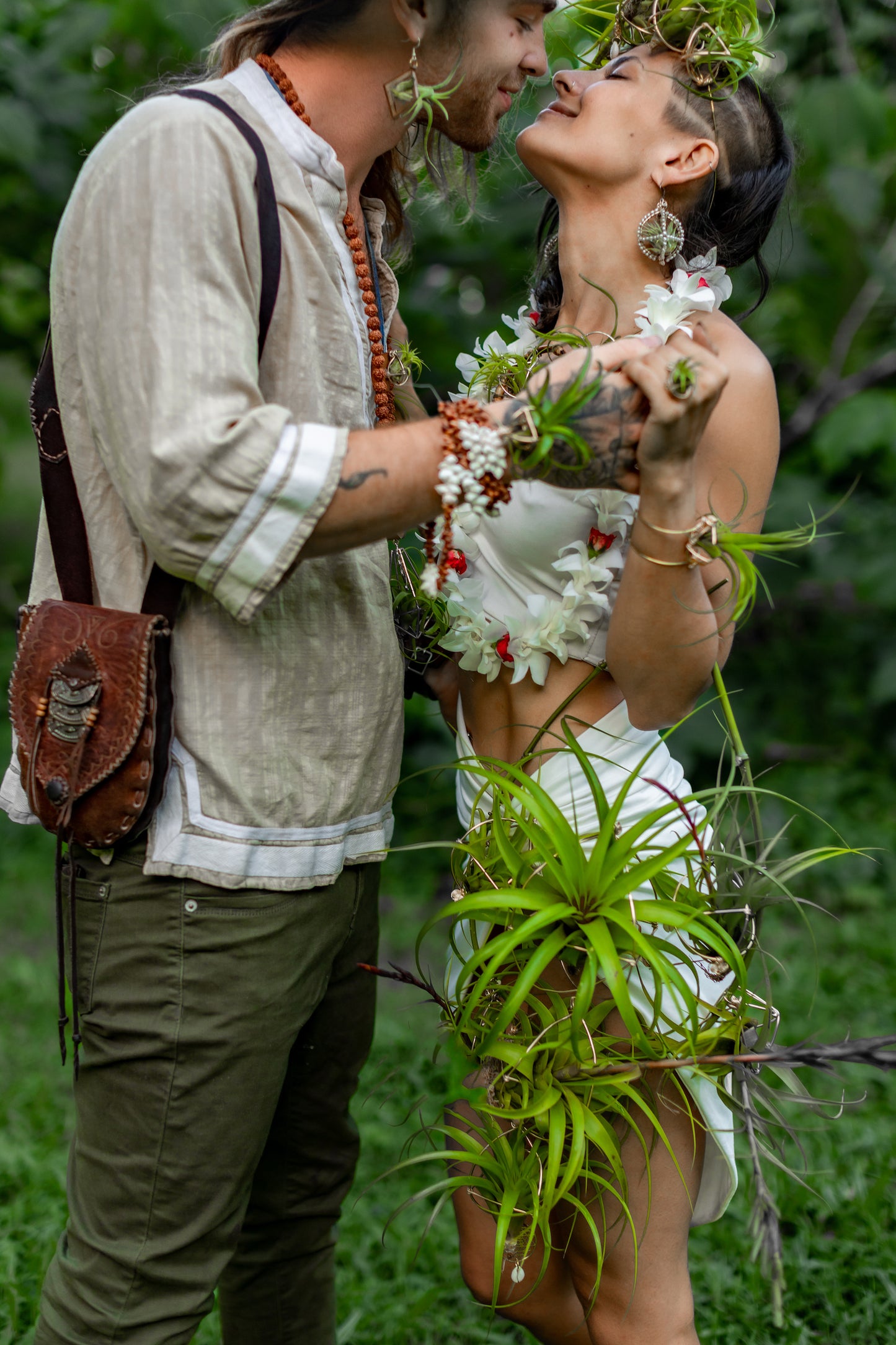 Air Plant Bridal Hoop Bouquet ~ Lives Forever