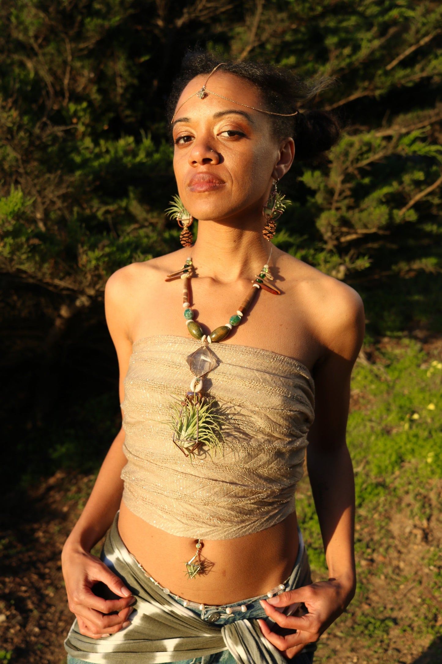 Air Plant Crystal Pyramid Terrarium Necklace (3 Types: Rose Quartz, Clear Quartz, Lapis Lazuli Pyramids))