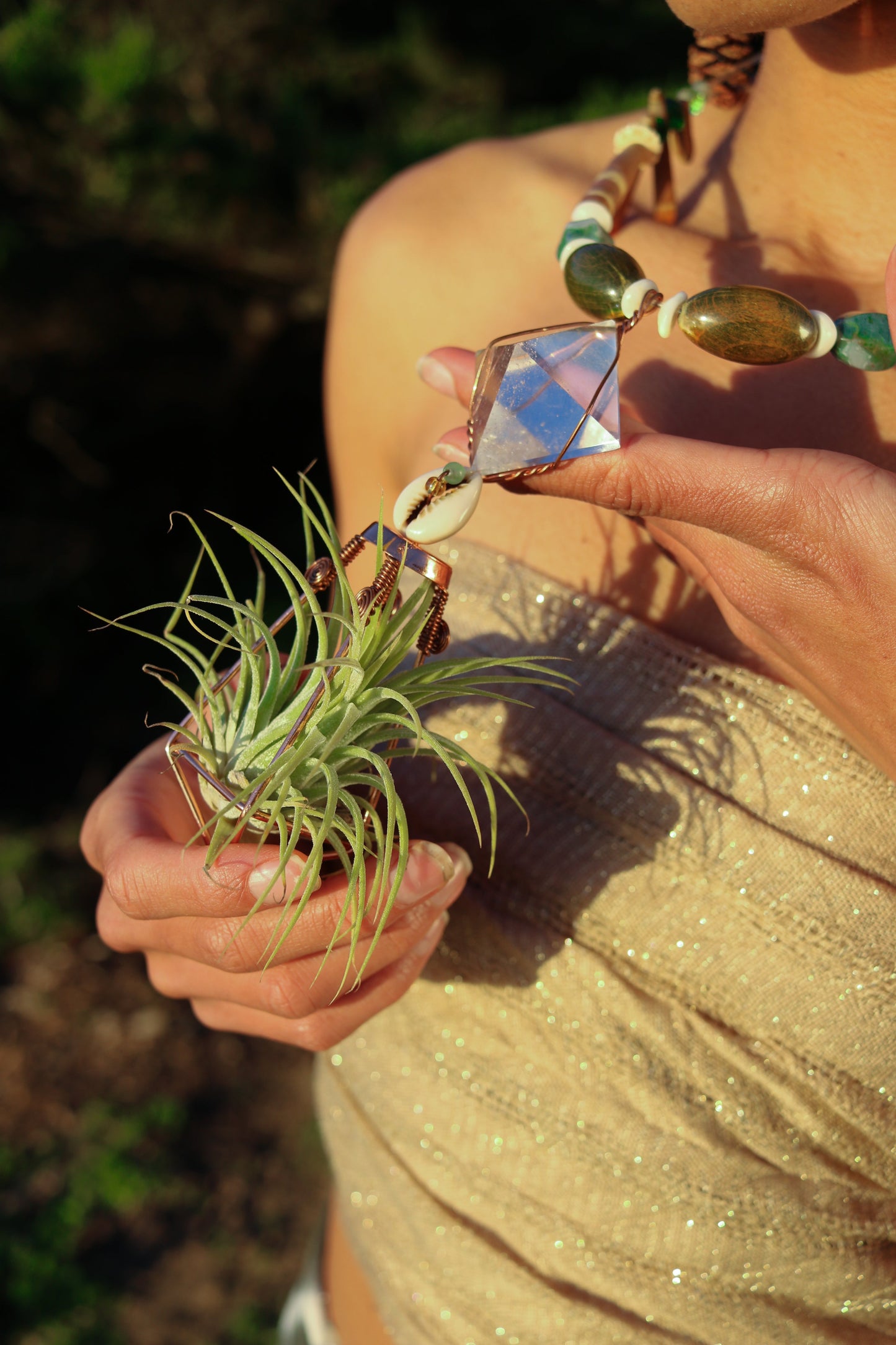 Air Plant Crystal Pyramid Terrarium Necklace (3 Types: Rose Quartz, Clear Quartz, Lapis Lazuli Pyramids))