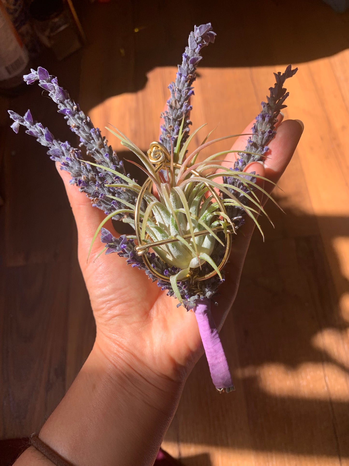 Men's Air Plant Boutonniere Suit Pin